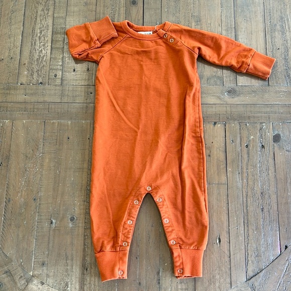 Little James orange cotton romper - Picture 1 of 7